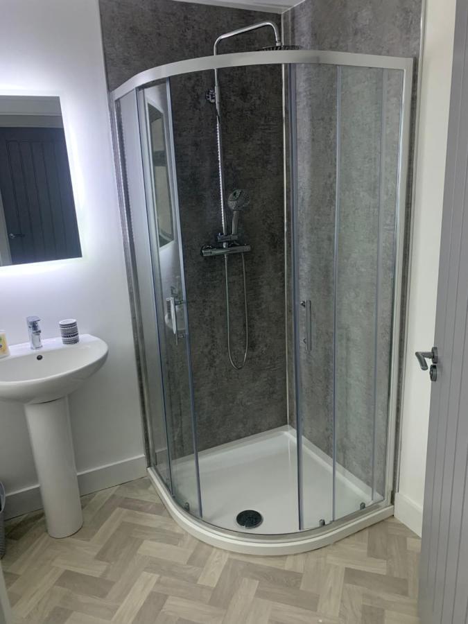 Modern 3 Bedroom Townhouse Pennyburn Dış mekan fotoğraf